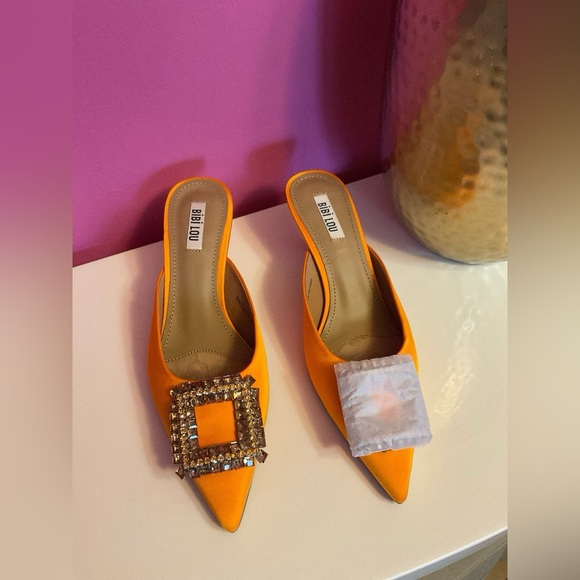 NWT- BIBI LOU Shoes - Picture 3 of 8